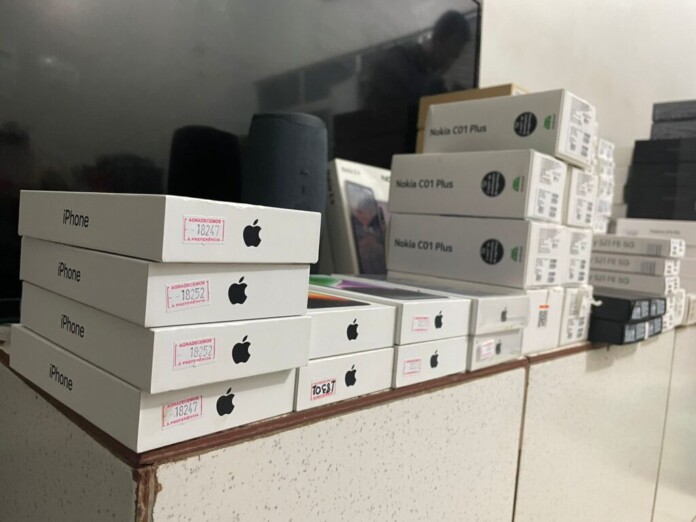 Em-acao-rapida-Policia-Militar-recupera-celulares-e-mais-de-dez-mil-reais-apos-roubo-1024x768