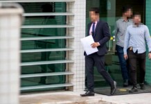 Gladson terá que entregar passaporte em 24 horas; 34 servidores são afastados das funções públicas