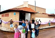 Após arrecadar quase 600 mil, pai acreano que cuida de deficientes ganha casa