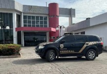 Polícia Federal também amanheceu na porta da sede do Tribunal de Contas do Acre