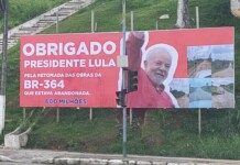 Outdoor em agradecimento a Lula é exposto em Cruzeiro do Sul