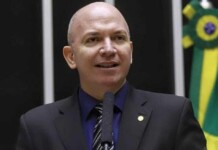 Gerlen Diniz afirma que acredita na idoneidade moral de Gladson e diz: “força, governador”