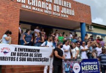 Profissionais de enfermagem de Cruzeiro do Sul protestam contra suspensão do piso salarial