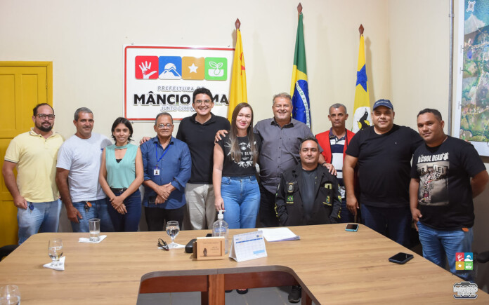 be81c5_3a9a618e475d4f778795f4723785d1fd_mv2