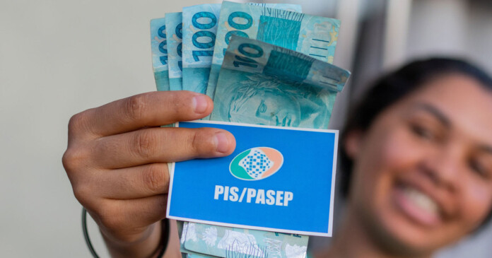 ABONO-SALARIAL-com-saque-imediato-de-R-13-MIL-veja-como-receber-ainda-HOJE