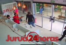 VÍDEO: loja de celulares é alvo de roubo no centro da cidade; criminosos fogem com todos os aparelhos