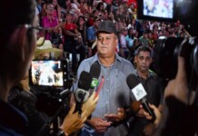 Quem não é visto não é lembrado: sem assessoria, Tó e Zé Luiz são esquecidos por Isaac em festa de Mâncio Lima