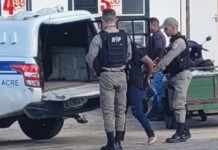 Em Cruzeiro do Sul, mulher é presa por agredir amante do marido em supermercado