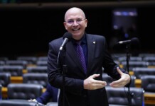 Gerlen Diniz acusa governo Lula de enganar brasileiros com a reforma tributária