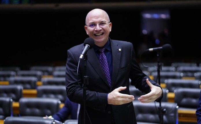 Deputado-Federal-Gerlen-Diniz-acusa-governo-Lula-de-enganar-brasileiros-com-a-reforma-tributaria-Diario-do-Acre