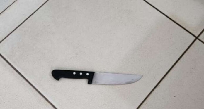 faca-usada-adolescente-1jei81ni3