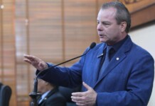 Pedro Longo apresenta moção de pesar na Aleac pela morte do artista Rivasplata