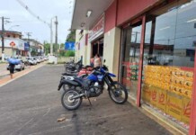 PRA TOMAR UMA CERVEJINHA: em Cruzeiro do Sul, criminosos assaltam loja e levam celulares