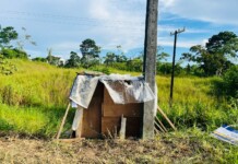 Idoso constrói cabana na beira da BR-364 próxima ao Ifac de Tarauacá