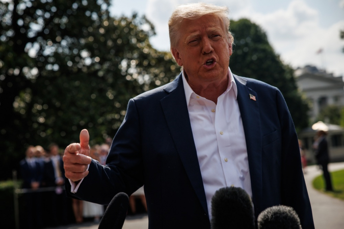 Trump-diz-que-nao-pretende-falar-com-Lula-agora-e-volta-a-defender-Bolsonaro-‘Homem-muito-honesto
