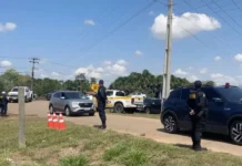 Comboio presidencial chega à Casa Souza Araújo, que acolhe hansenianos