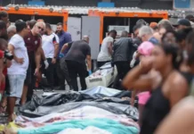 Moradores retiram cerca de 60 corpos em área de mata após operação