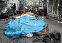 Comunidade do Rio amanhece com fila de corpos em praça após megaoperação; ASSISTA