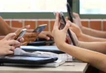 Acre publica resolução que proíbe celulares em escolas públicas e privadas