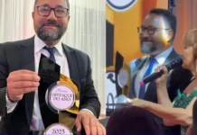 Prefeito de Feijó, Railson Ferreira, recebe prêmio Destaque do Ano