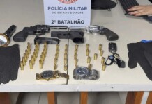 Força Tática prende seis suspeitos e apreende três armas de fogo em abordagem no Acre