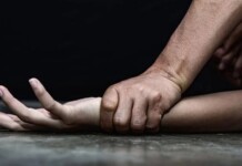 Com ciúmes, homem arranca e engole parte da boca da companheira