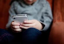 Brasil também terá regras sobre uso de redes sociais por crianças e adolescentes