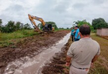 Zé Luiz e Andinho “arregaçam às mangas” e resolvem problemas antigos de bairros de Mâncio Lima