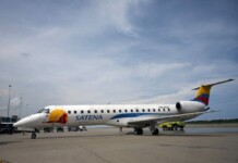 Avião com 15 pessoas a bordo cai; não há sobreviventes