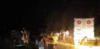 Ônibus da Trans Acreana tomba na BR-364 entre Sena Madureira e Rio Branco