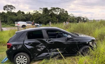 Homem é preso após acidente entre carros em Cruzeiro do Sul