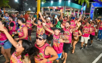 Mais quatro blocos desfilam no Carnaval de Cruzeiro do Sul nesta segunda-feira