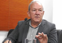 Calixto tranquiliza servidores e diz que processo de terceirização de Hospital está suspenso definitivamente desde o dia 19 de fevereiro