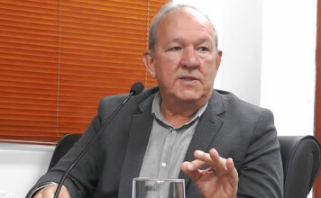 Calixto tranquiliza servidores e diz que processo de terceirização de Hospital está suspenso definitivamente desde o dia 19 de fevereiro