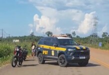 Jovem de 20 anos morre após colisão entre moto e carro na BR-364