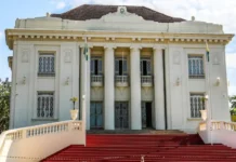 Em dia de transmissão de cargo, governo troca comando de secretarias e autarquias no AC