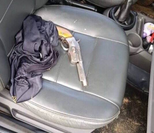 Em Mâncio Lima, homem é preso dirigindo sem habilitação, embriagado e armado