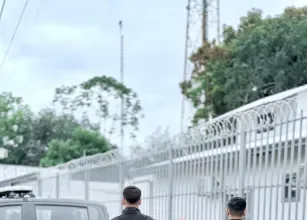 Homem é preso pela Polícia Civil suspeito de estuprar enteadas de 9 e 17 anos; polícia investiga conivência da mãe