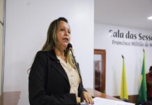 Vereadora Reziane Barros solicita ao DETRAN/AC instalação de sinalização viária para reduzir acidentes em Mâncio Lima