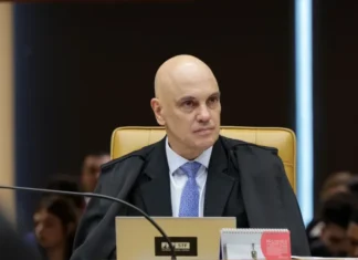 STF condena Eduardo a 4 anos e 2 meses de prisão por coação em processo