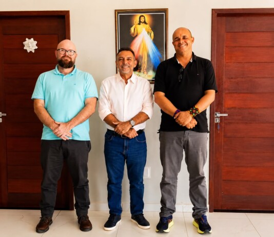 Zezinho Barbary discute avanços da Operação Verão nos ramais do Juruá em reunião com presidente do Deracre