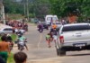 Criança é atropelada em frente à Escola Lauro Cavalcante, em Mâncio Lima