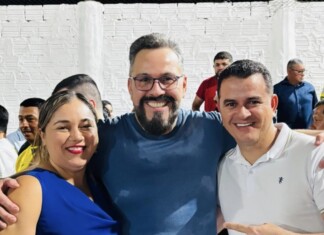 Andinho e Cláudia Melo participam de ato com Alan Rick na AABB de Cruzeiro do Sul e reafirmam coragem do grupo de oposição em Mâncio Lima