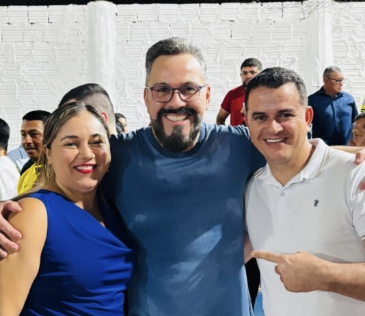 Andinho e Cláudia Melo participam de ato com Alan Rick na AABB de Cruzeiro do Sul e reafirmam coragem do grupo de oposição em Mâncio Lima